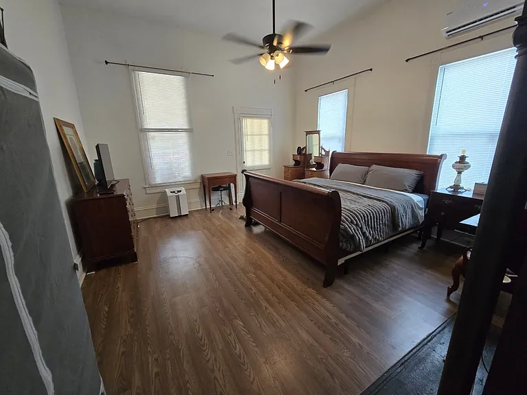 1834 Highland Ave — Photo 2