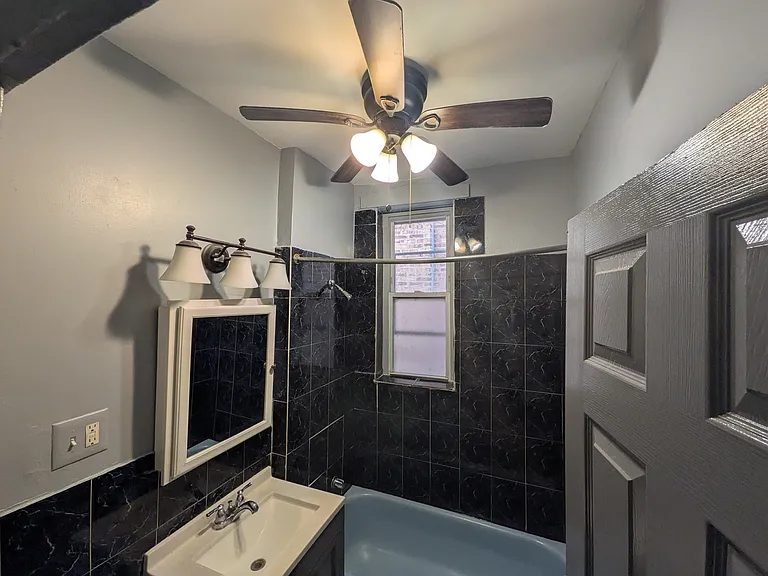 7227 N Damen Ave #1 — Photo 3