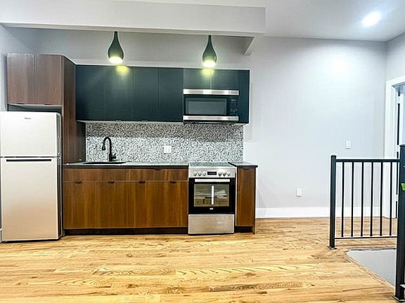 2nd image of 325 Putnam Ave #1E