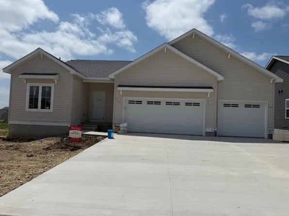 2814 Autumn Woods Dr, Cedar Falls, IA 50613