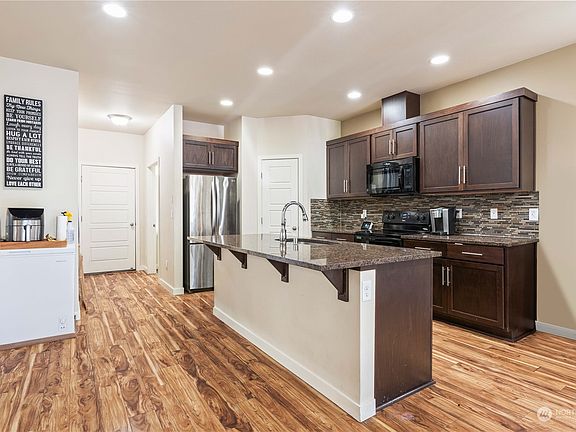 4th image of 17224 117th Avenue E