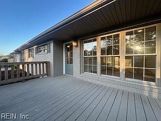 2nd image of 415 Cornwall Rd