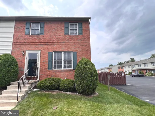207 Nicole Way, Sinking Spring, PA 19608