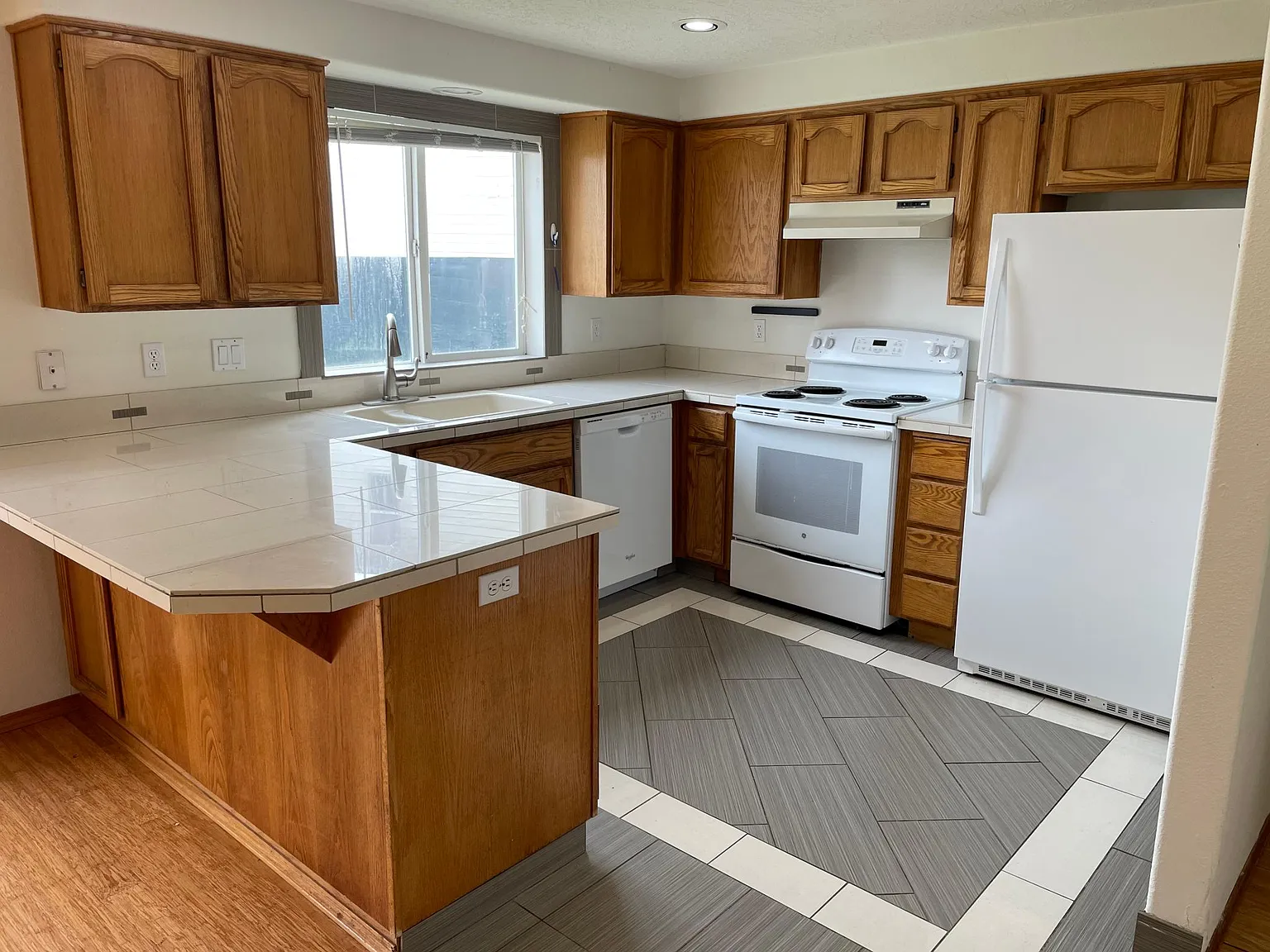 1446 SW 218th Ter — Photo 4