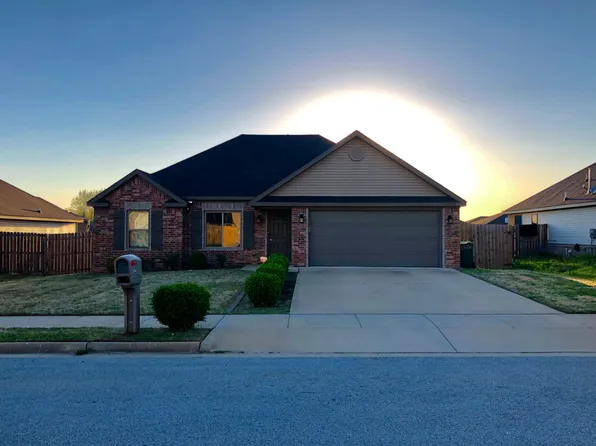 3174 Chelsey Ln, Springdale, AR 72764