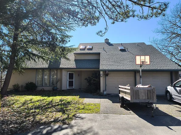 522 NW Woodson Dr, Grants Pass, OR 97526