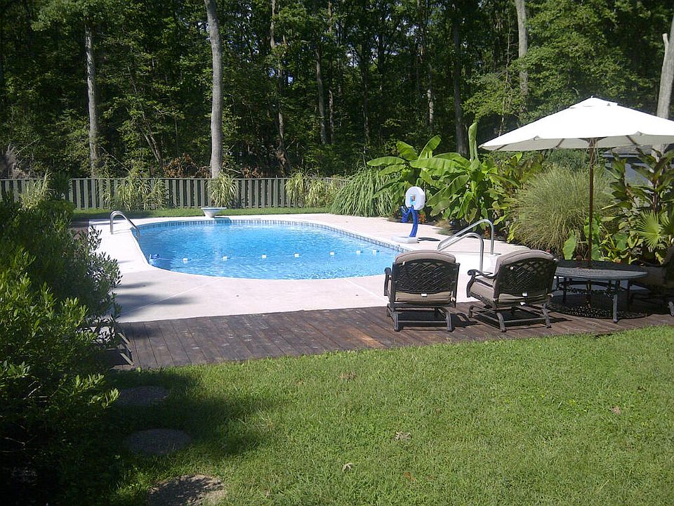 2nd image of 114 Margaret Dr