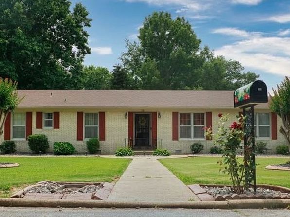 58 Woodmere Dr