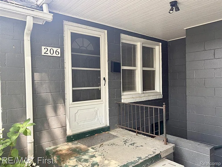 206 Josephine Ave — Photo 2