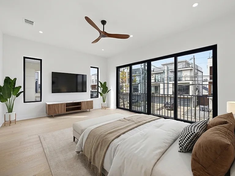 4222 Munger Ave — Photo 32