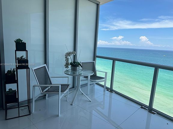 3rd image of 17121 Collins Ave APT 1506
