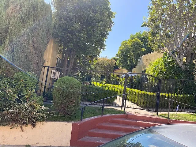 1521 N Vista St — Photo 16