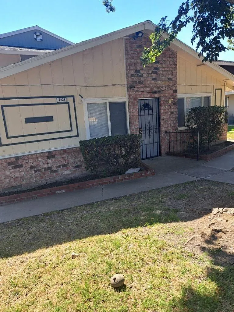 7328 Franklin Blvd APT 1 photo 1