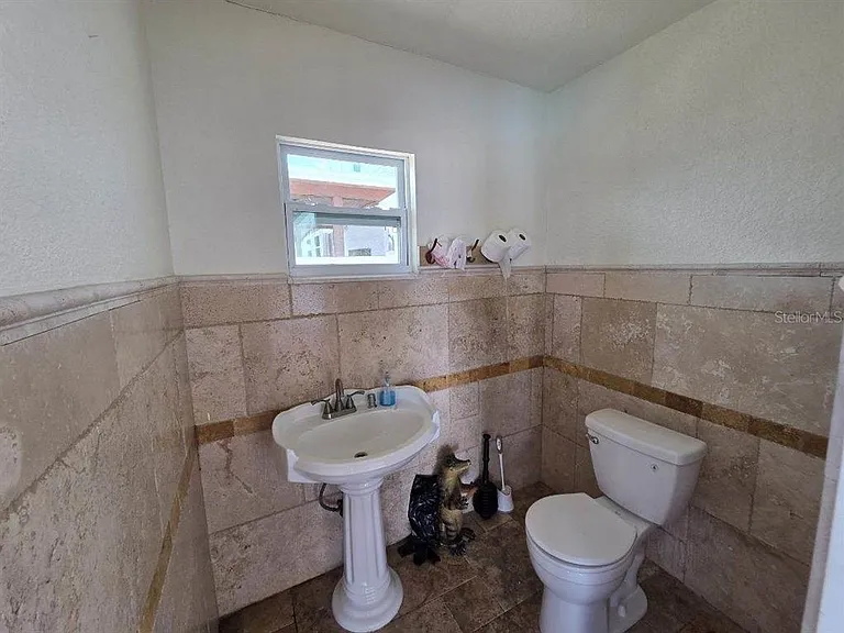 3927 E Eden Roc Cir — Photo 15