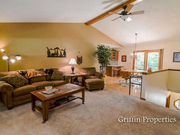 5th image of 5936 Alcove Dr NE