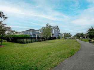 913 Sterling Pine Pl, Loxahatchee, FL 33470