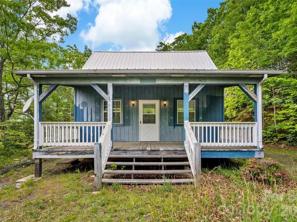 42 Parkway Dr, Marion, NC 28752