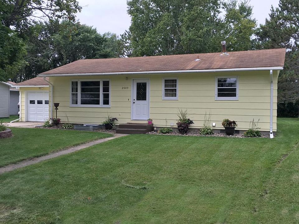 1st image of 2009 Green Ln NE