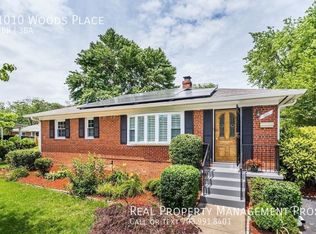 1010 Woods Pl, Alexandria, VA 22302