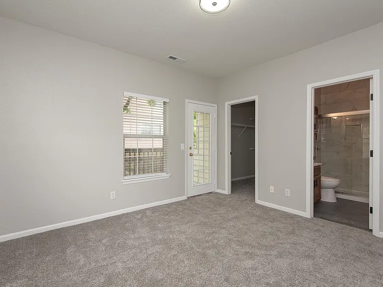 Melrose Court — Photo 10