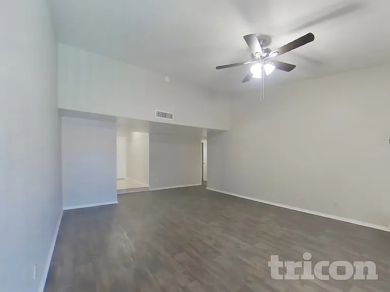 4323 W Poinsettia Dr — Photo 4