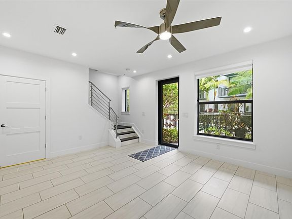 3rd image of 613 NE 22nd Drive #613