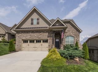 1130 Bishops View Ln, Knoxville, TN 37932