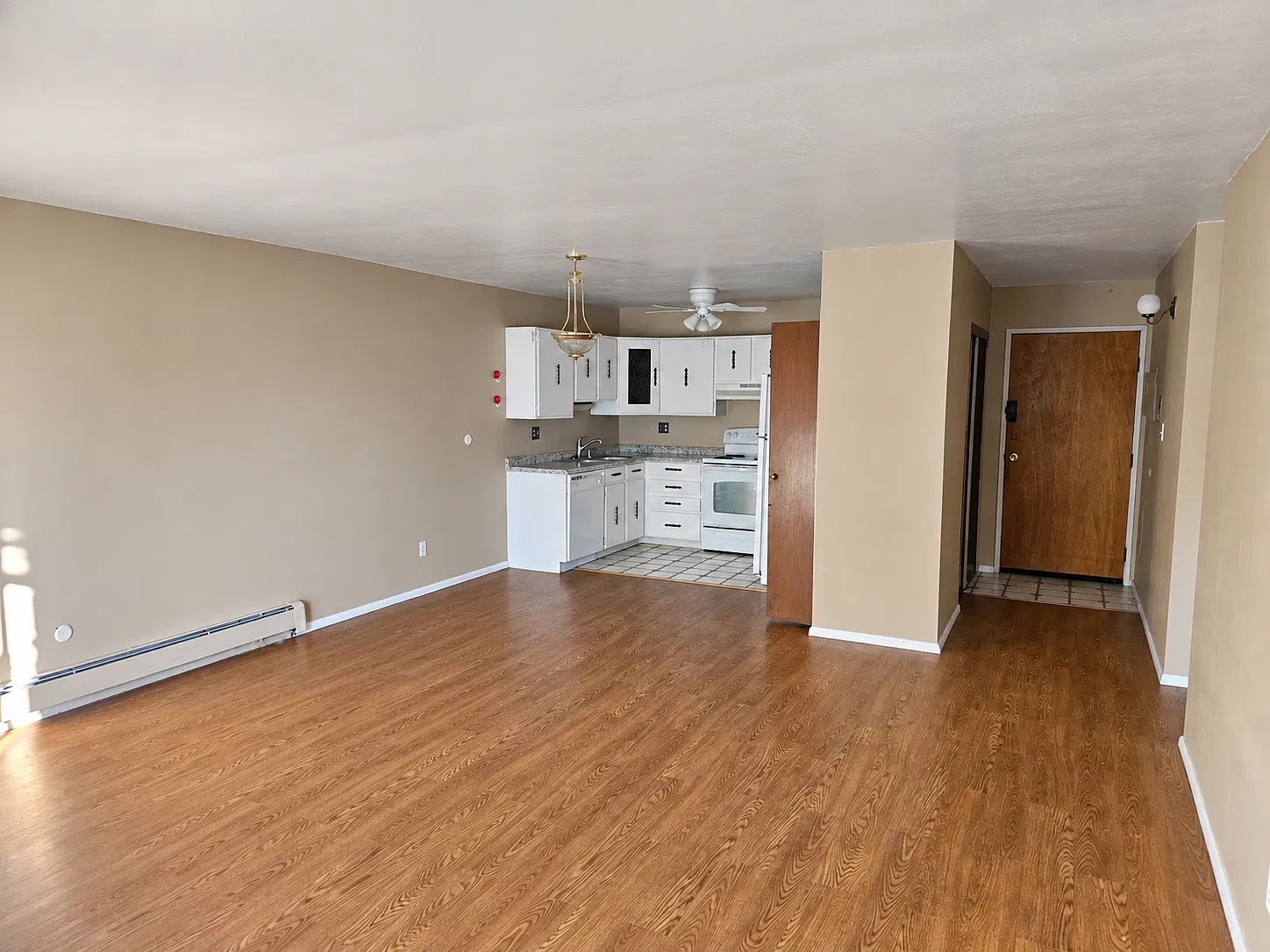 2 bed, 1100 sqft, $1,400 — Photo 4