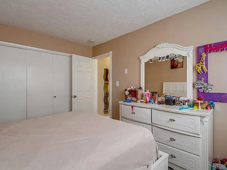 617 3rd Ave #8 — Photo 7