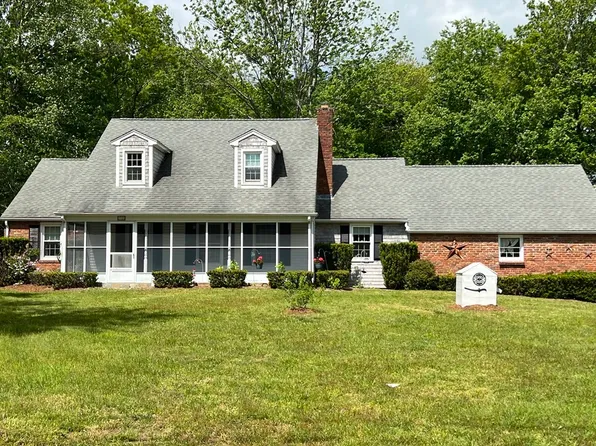 72 High St, Assonet, MA 02702