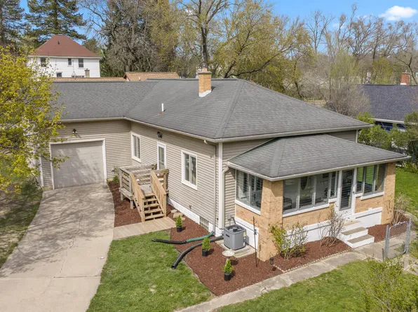 1635 McDonald St NW, Grand Rapids, MI 49504