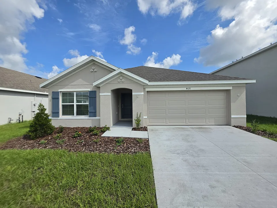 4631 SW 88th Pl