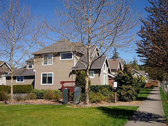 3rd image of 2484 NE Laurelwood Ln