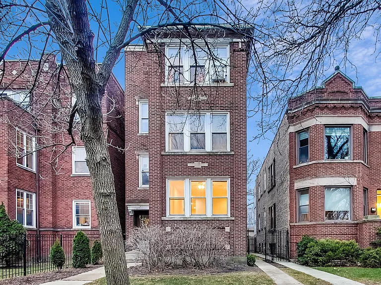 2621 W Leland Ave #1 — Photo 2