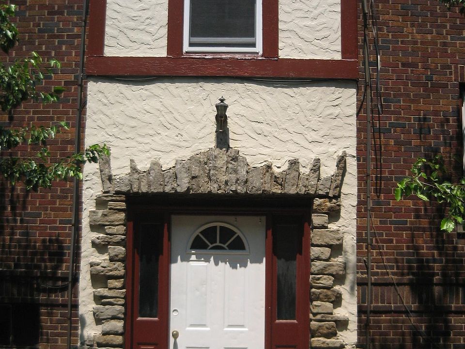 2nd image of 5136 Montgomery Rd APT 5