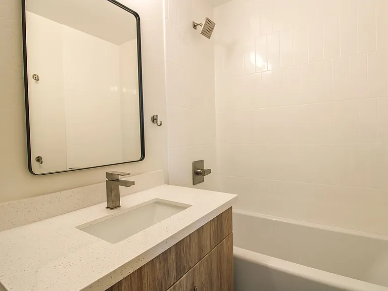 Newly Built Luxury Apartments in San Luis Obispo "Little Italy" — Photo 60