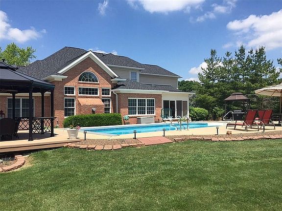 3rd image of 6935 Windrider Ct