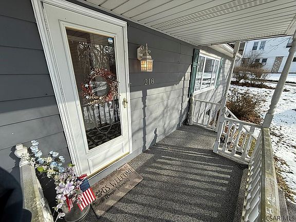 3rd image of 218 Gelesh St