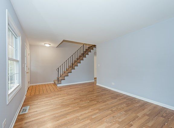 3rd image of 2S631 Cynthia Dr