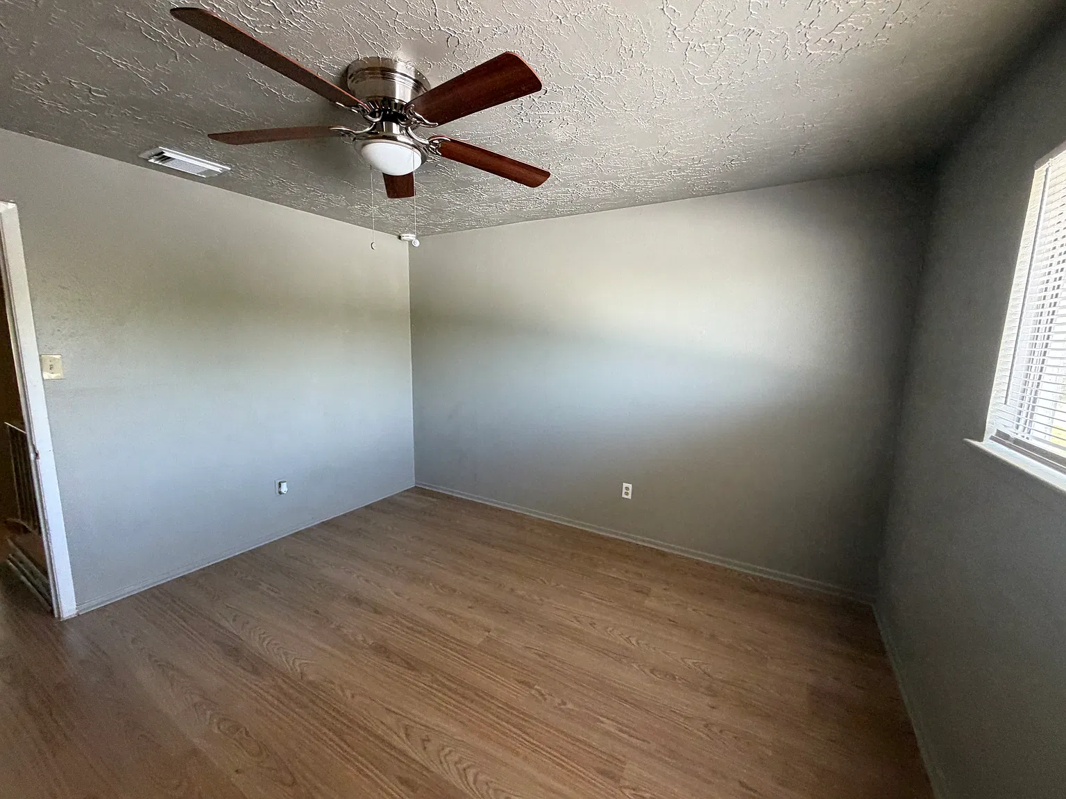 2 bed, 2.5 bath, 1292 sqft, $1,500 — Photo 4