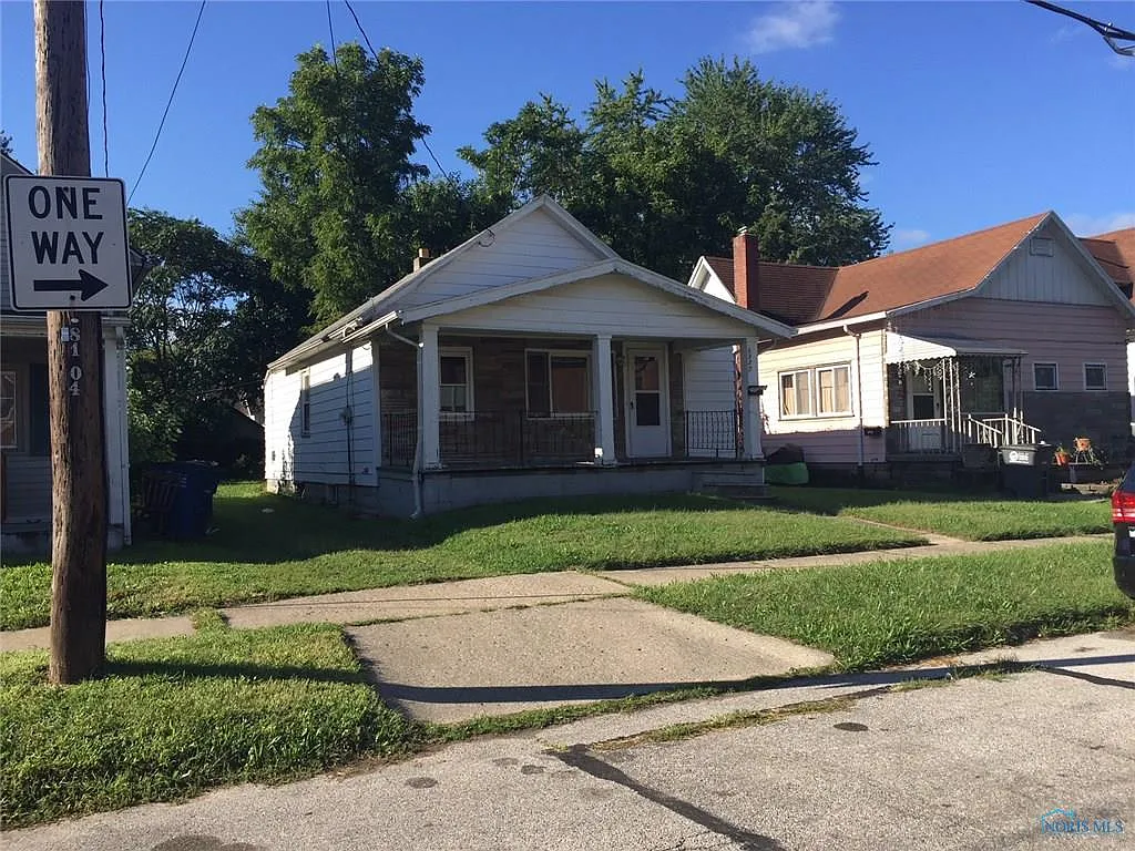 1227 Colton St photo 1