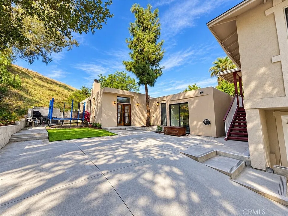 11280 San Mateo Dr