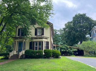 29 Tyler St #2, Brattleboro, VT 05301
