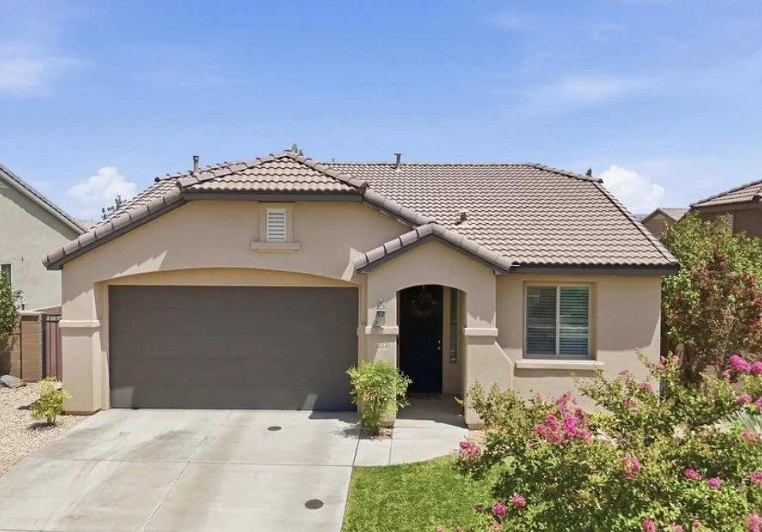 Beautiful Coral Canyon Home — Photo 1