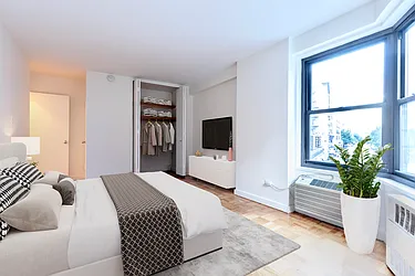 Rented by Manhattan Realty Group