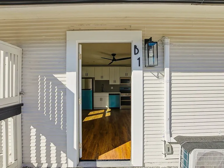 312 Brookes Ave #B1 — Photo 3