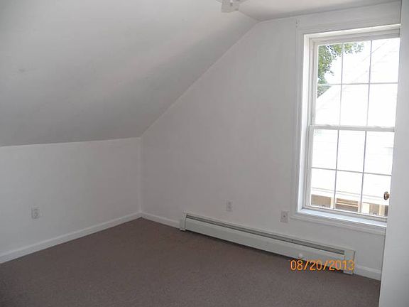 4th image of 5 Hammond Ct