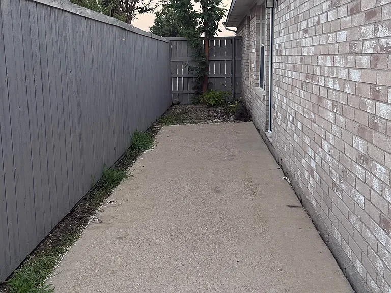 1637 Yellowstone Ave — Photo 31