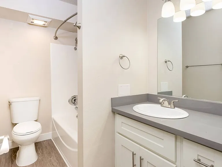Playa Pacifica Apartments — Photo 12
