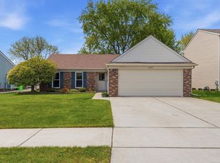 45471 Ronnen Dr, Macomb, MI 48044
